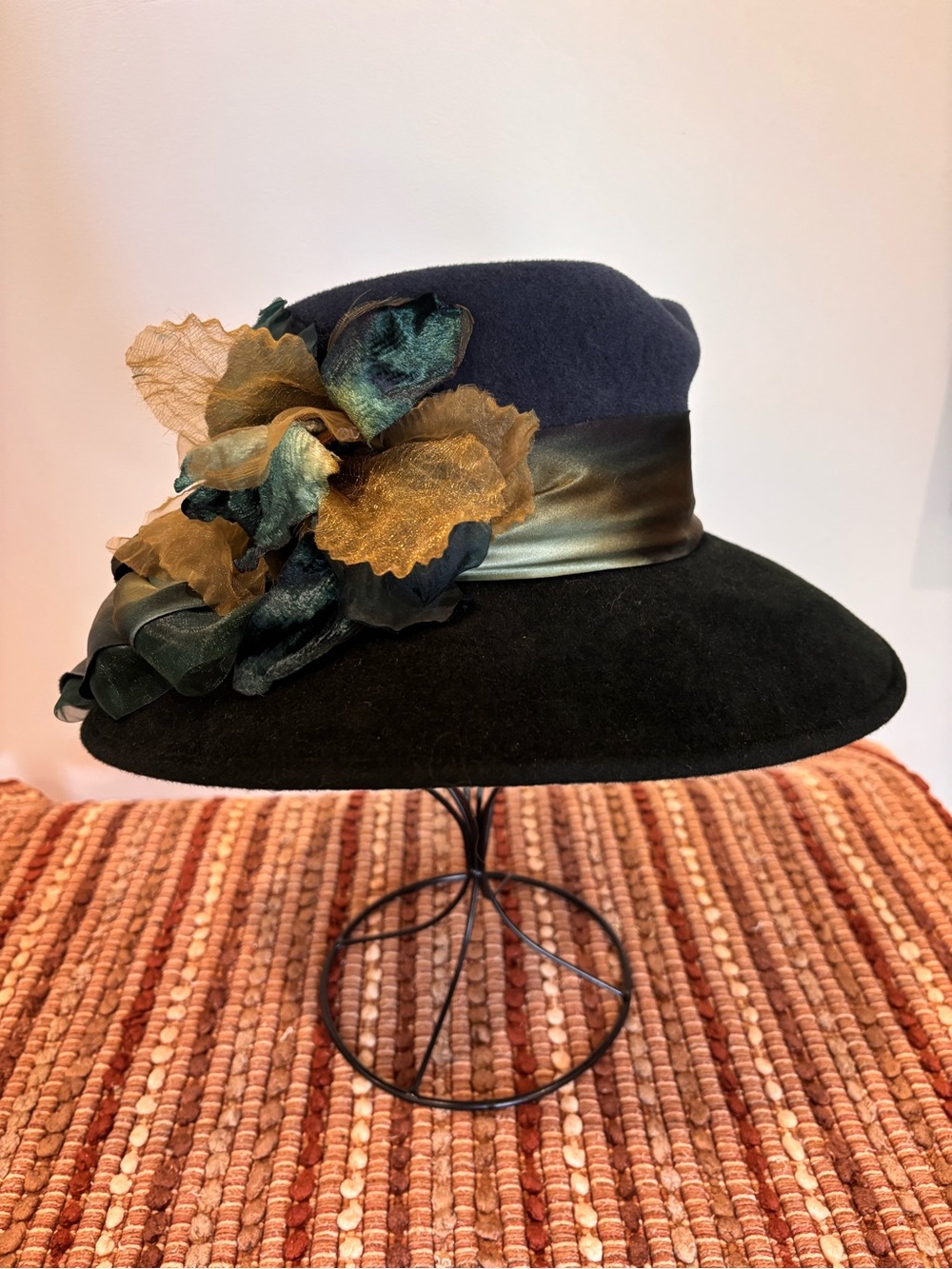 Louise Green Designer Wool Felt Wide Brim Floral Church Derby Hat Blue Green USA